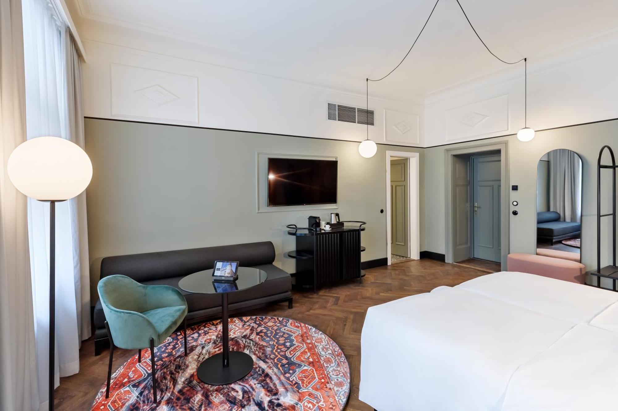 Hotel Astoria Vienna, Curio Collection By Hilton Exterior photo