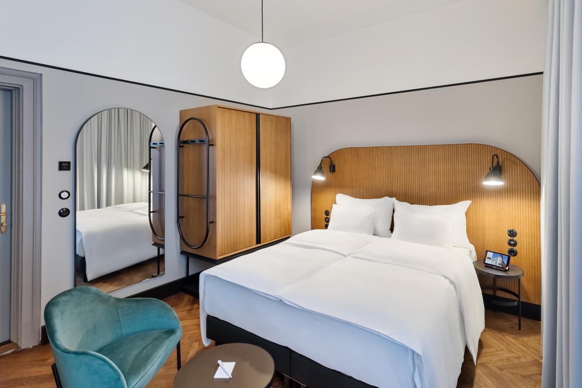 Hotel Astoria Vienna, Curio Collection By Hilton Exterior photo