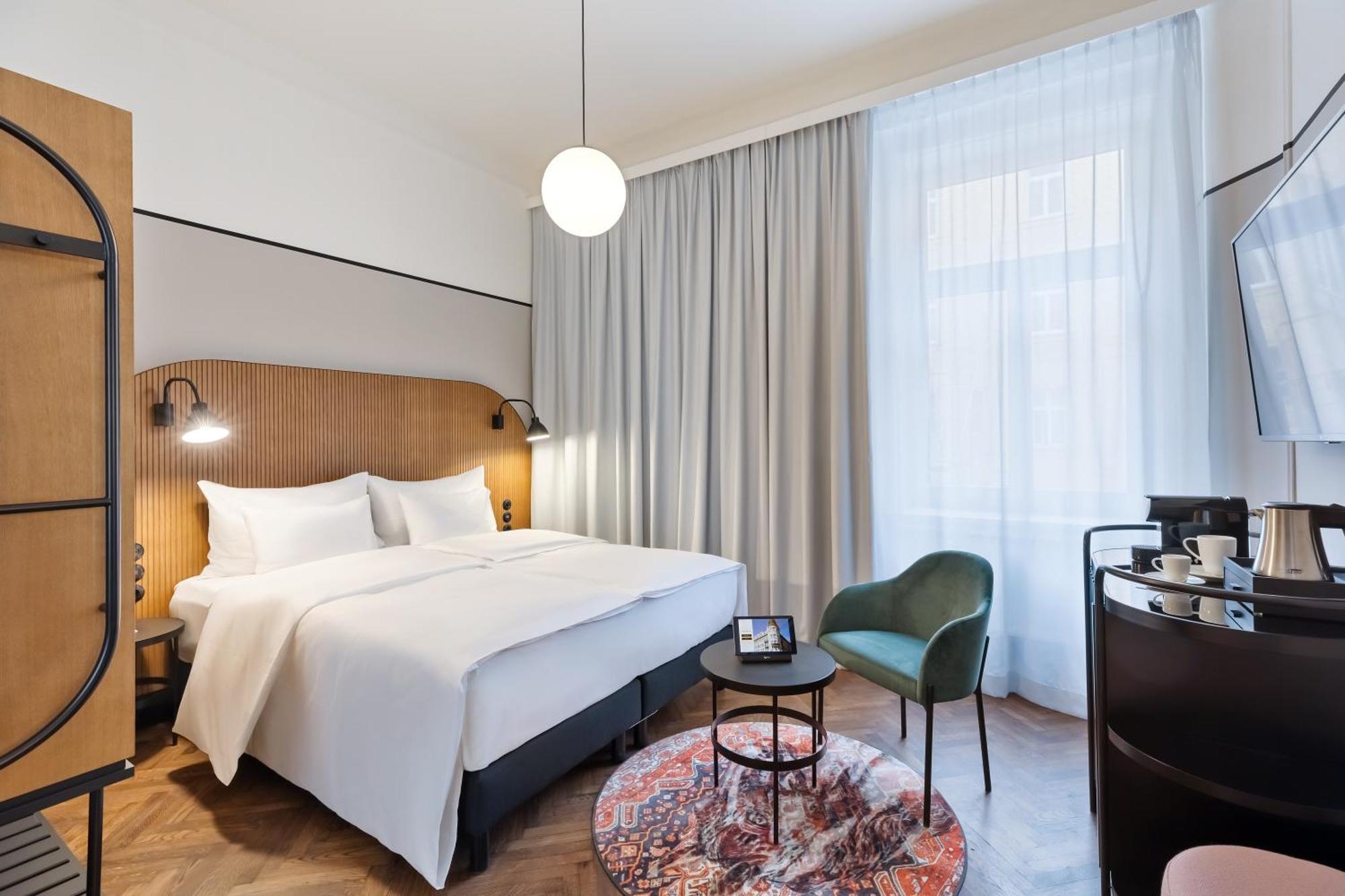 Hotel Astoria Vienna, Curio Collection By Hilton Exterior photo