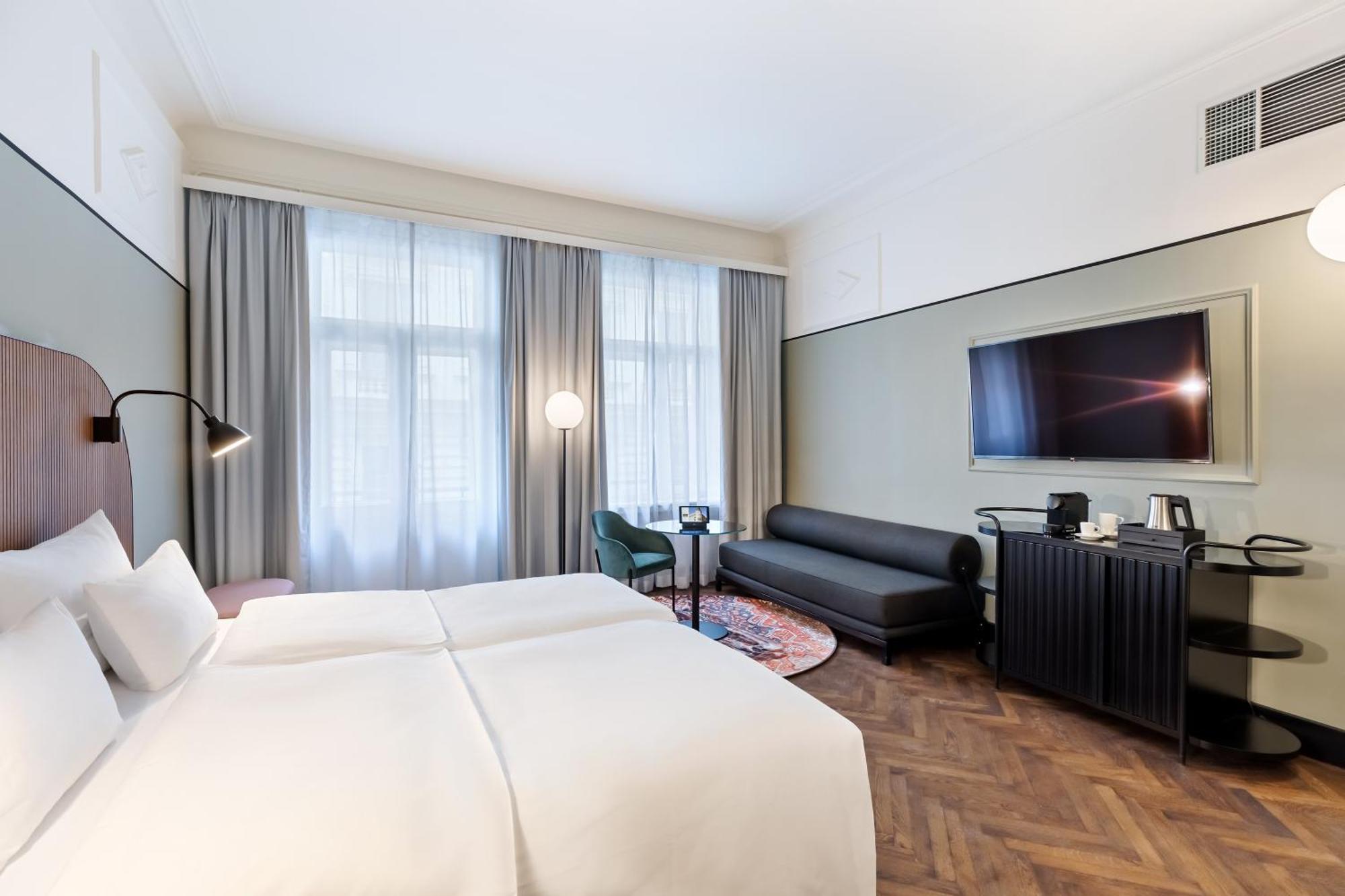 Hotel Astoria Vienna, Curio Collection By Hilton Exterior photo