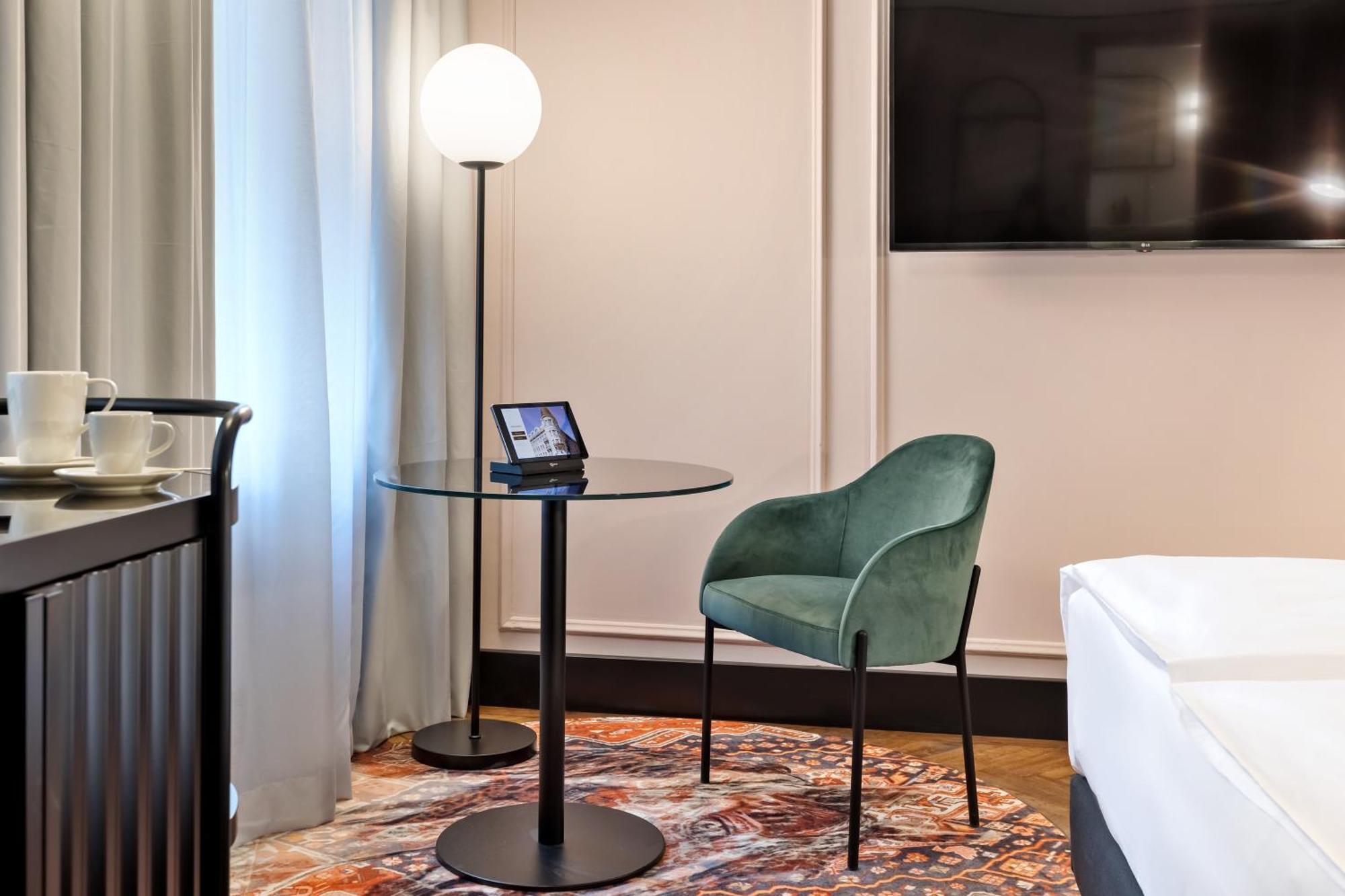 Hotel Astoria Vienna, Curio Collection By Hilton Exterior photo