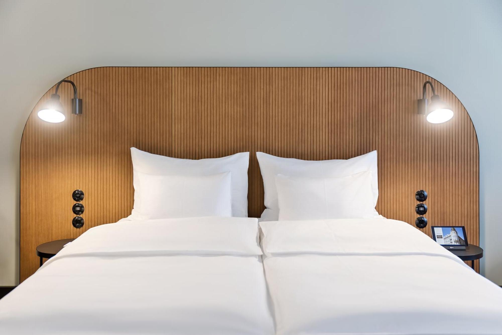 Hotel Astoria Vienna, Curio Collection By Hilton Exterior photo