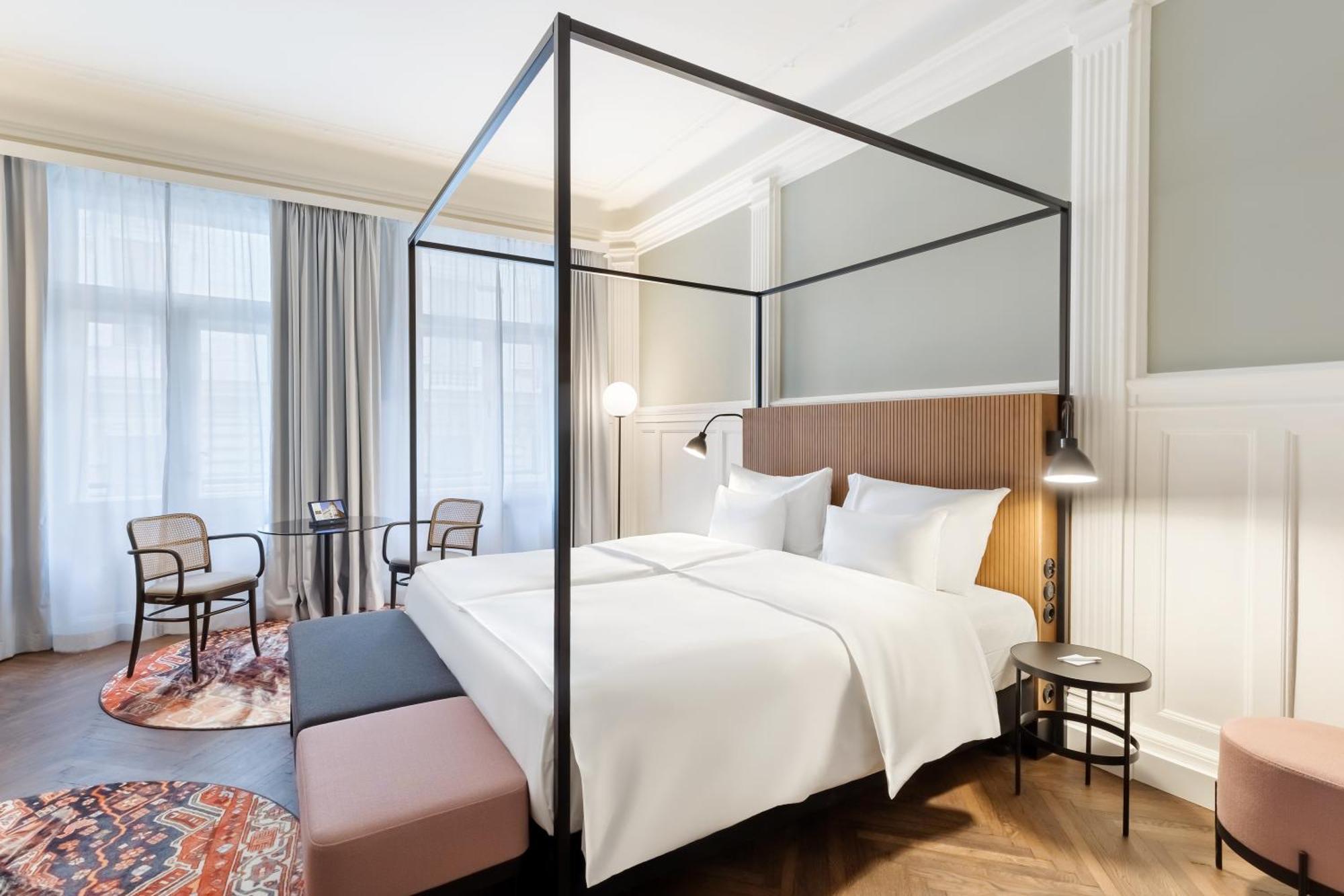 Hotel Astoria Vienna, Curio Collection By Hilton Exterior photo