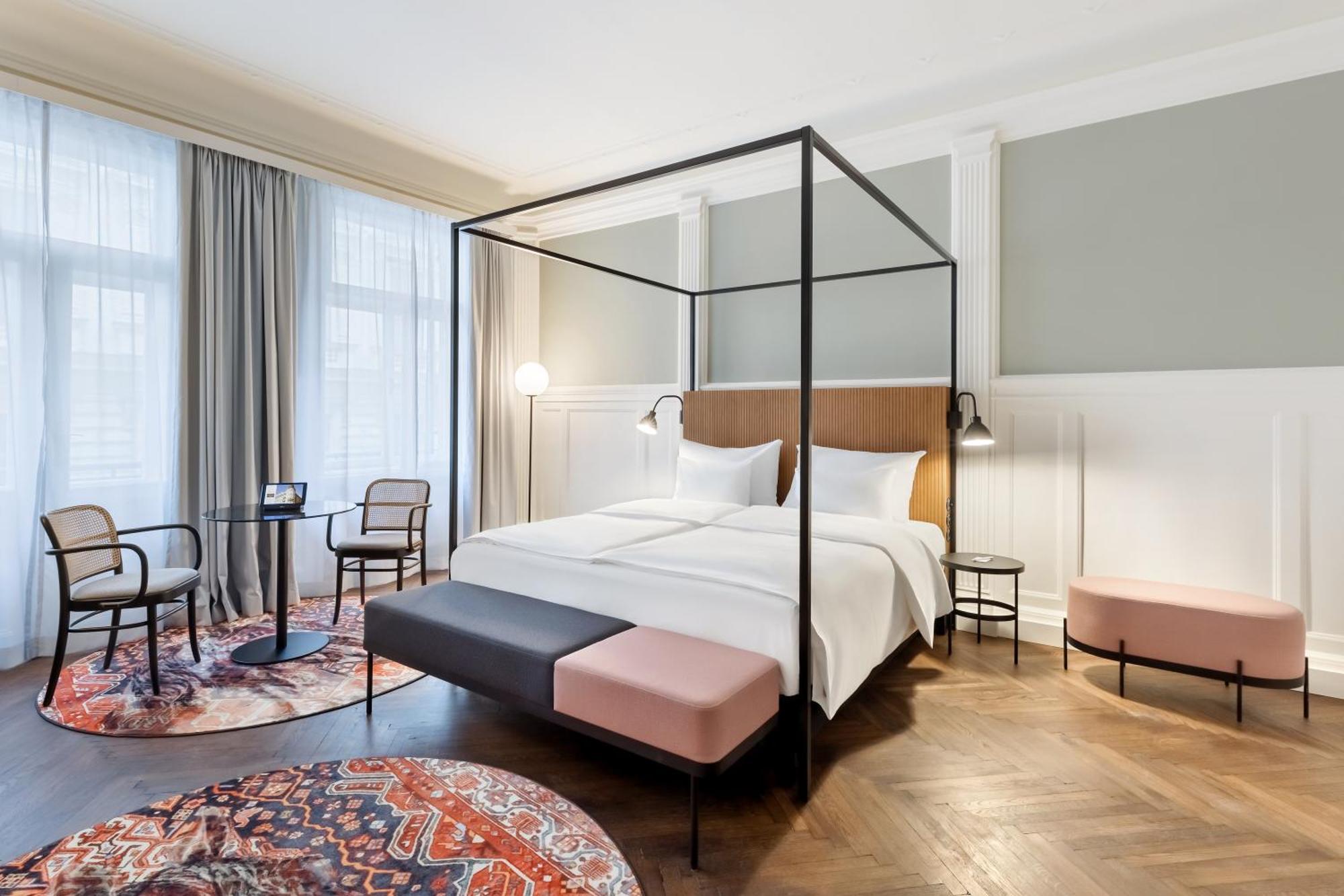 Hotel Astoria Vienna, Curio Collection By Hilton Exterior photo