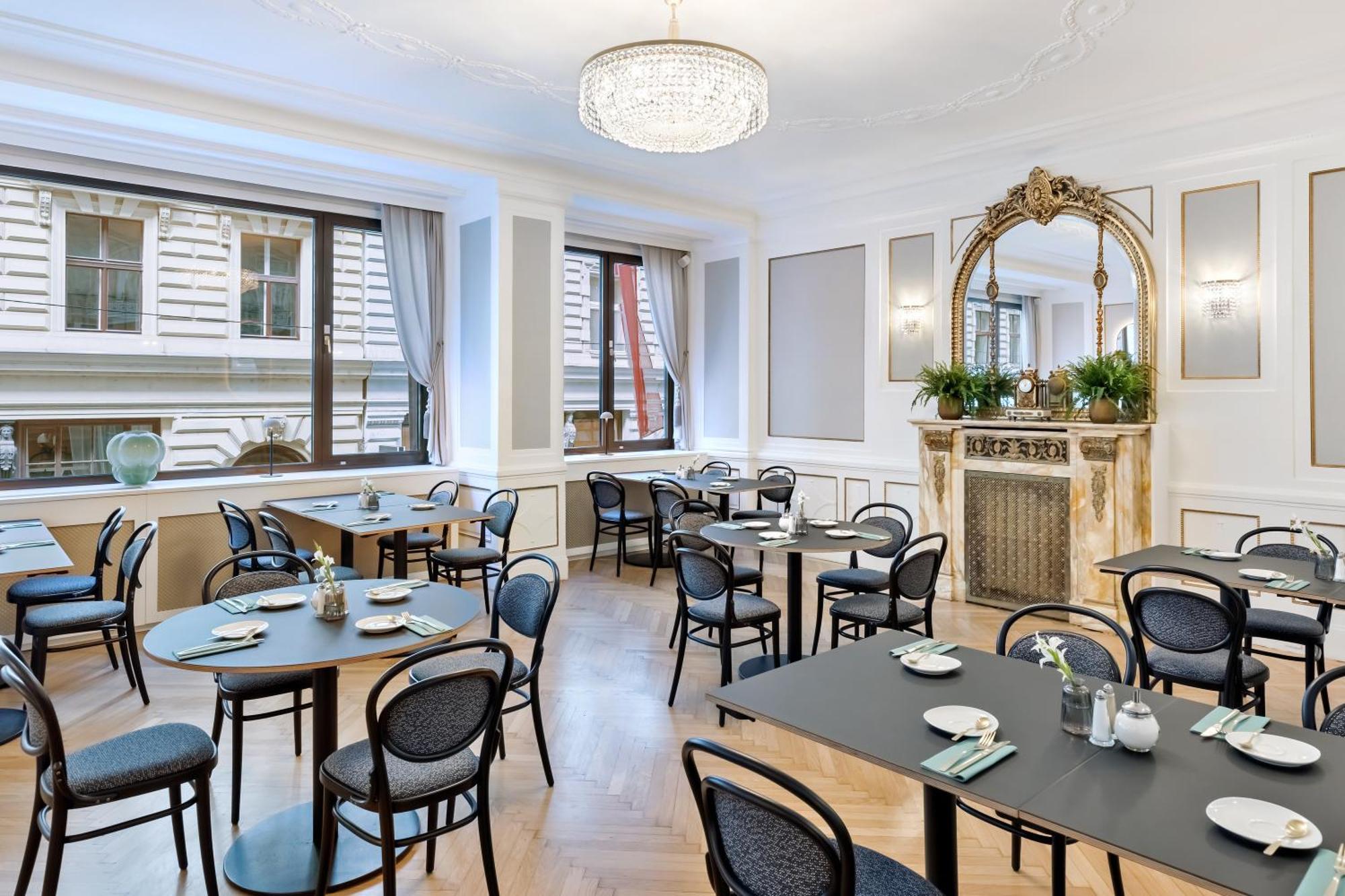 Hotel Astoria Vienna, Curio Collection By Hilton Exterior photo