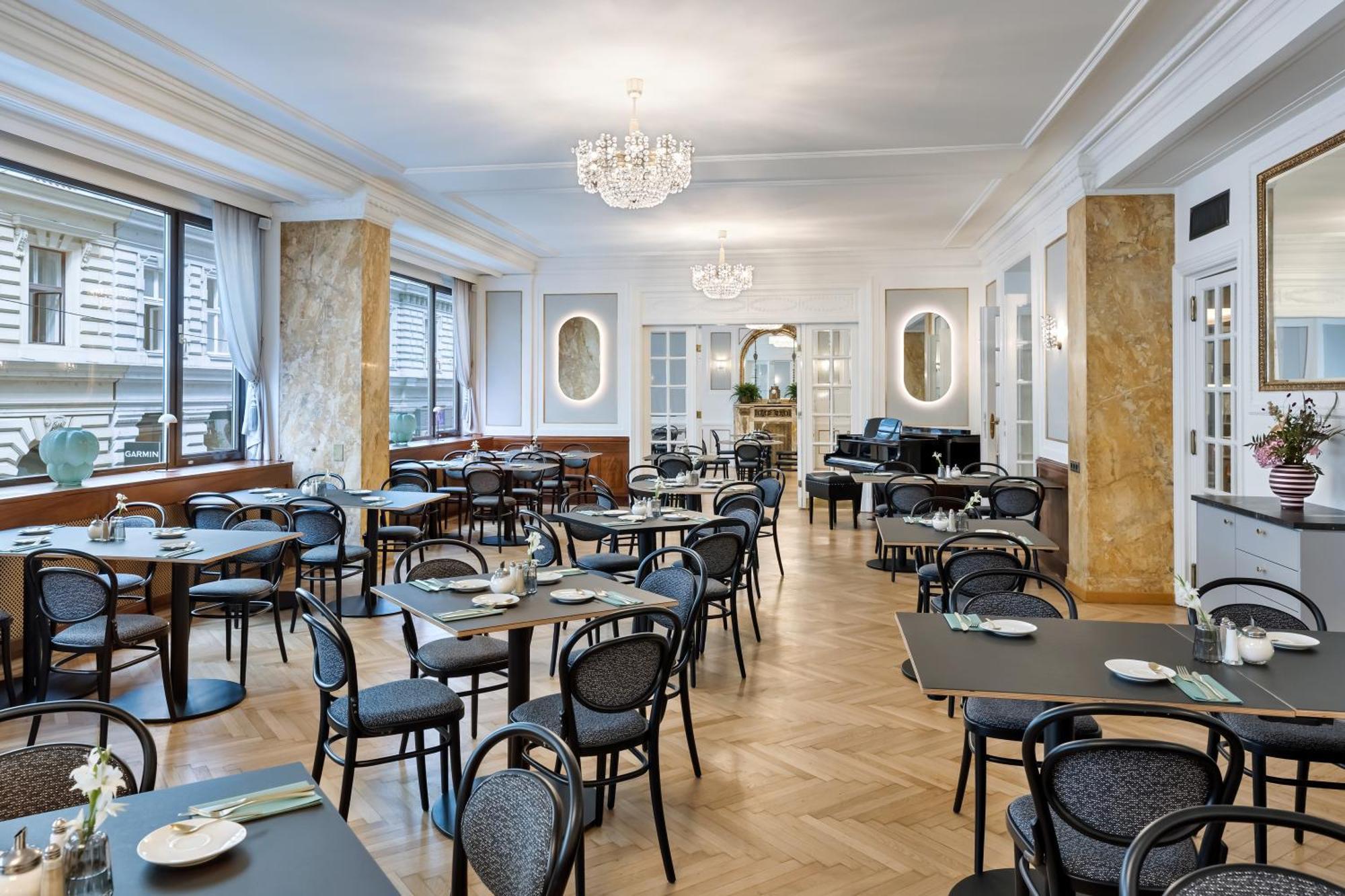 Hotel Astoria Vienna, Curio Collection By Hilton Exterior photo