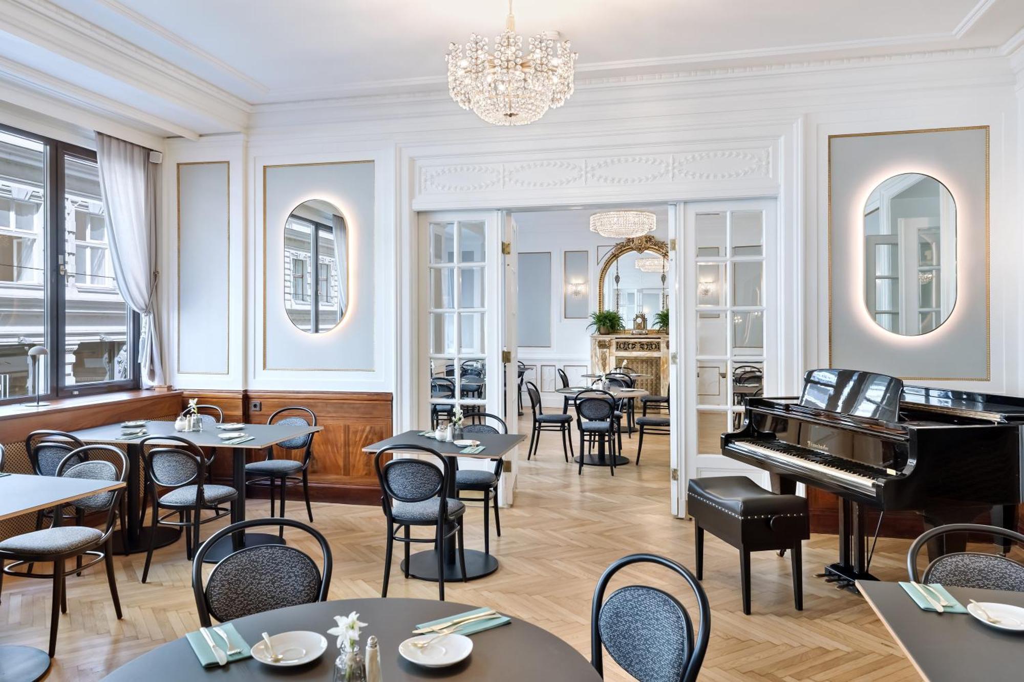 Hotel Astoria Vienna, Curio Collection By Hilton Exterior photo