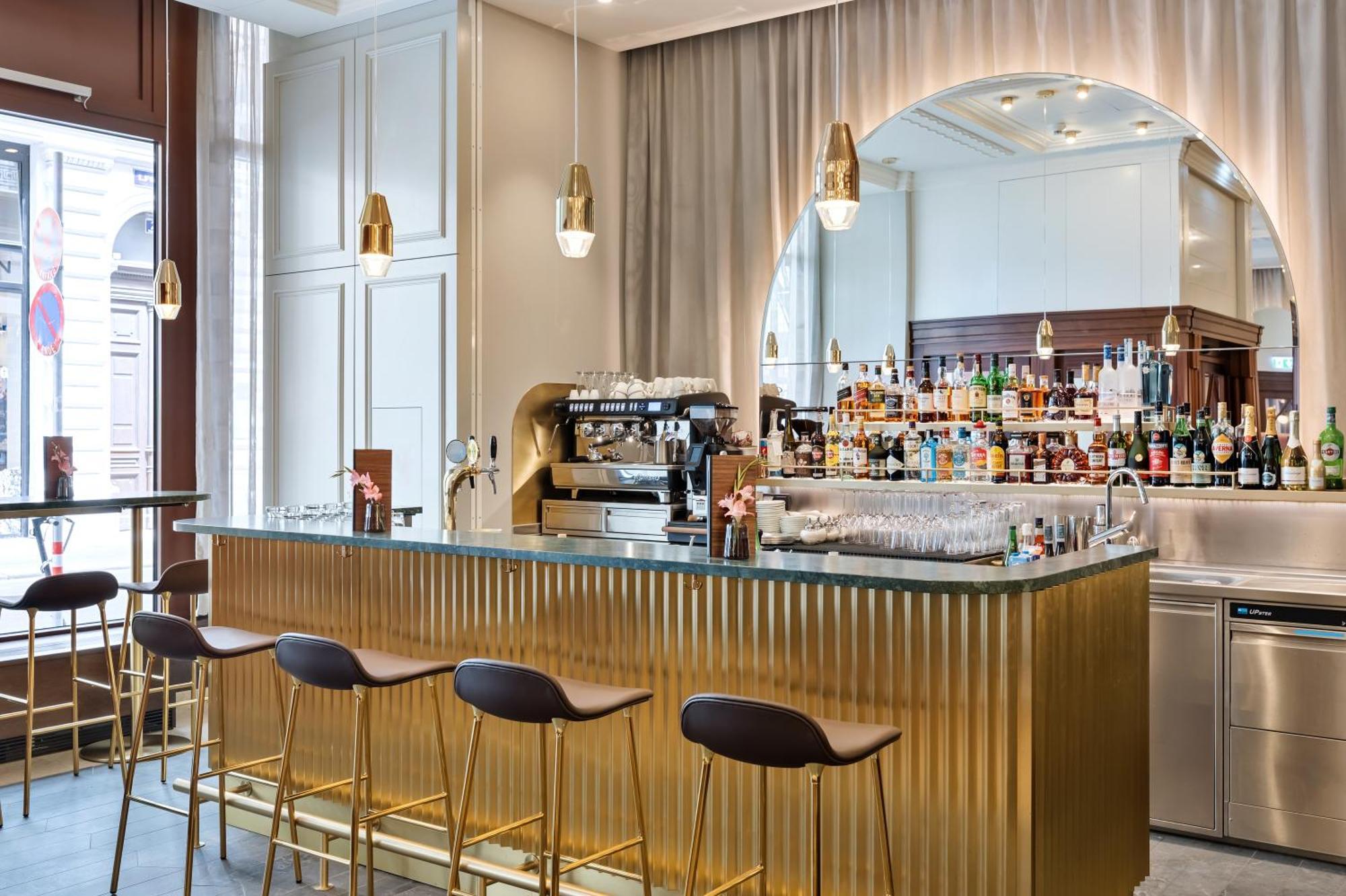 Hotel Astoria Vienna, Curio Collection By Hilton Exterior photo