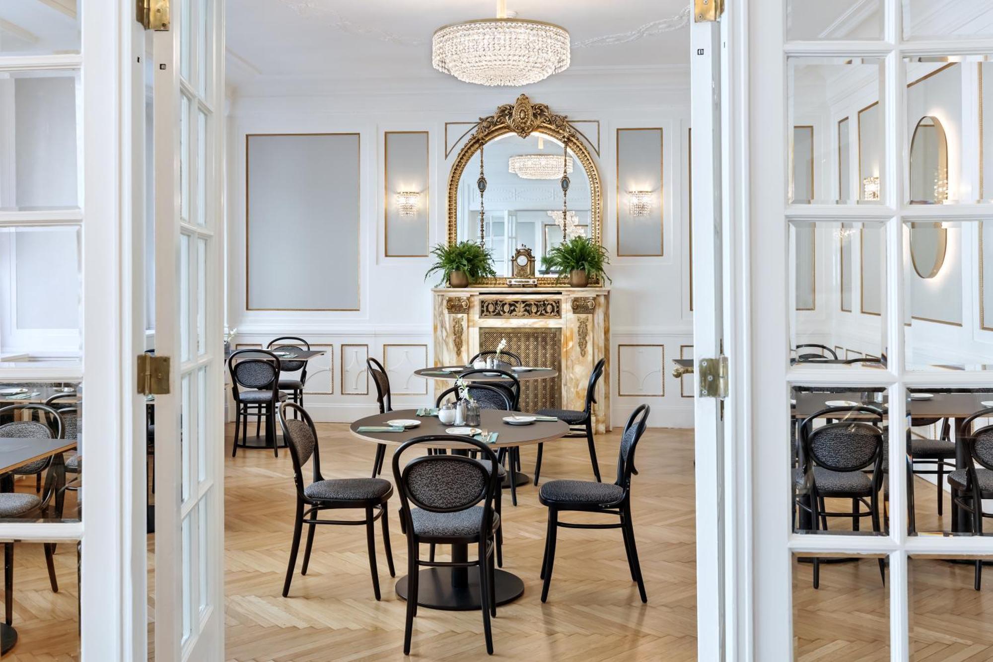 Hotel Astoria Vienna, Curio Collection By Hilton Exterior photo