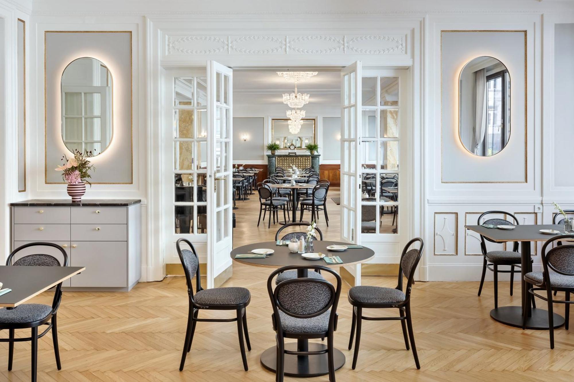 Hotel Astoria Vienna, Curio Collection By Hilton Exterior photo