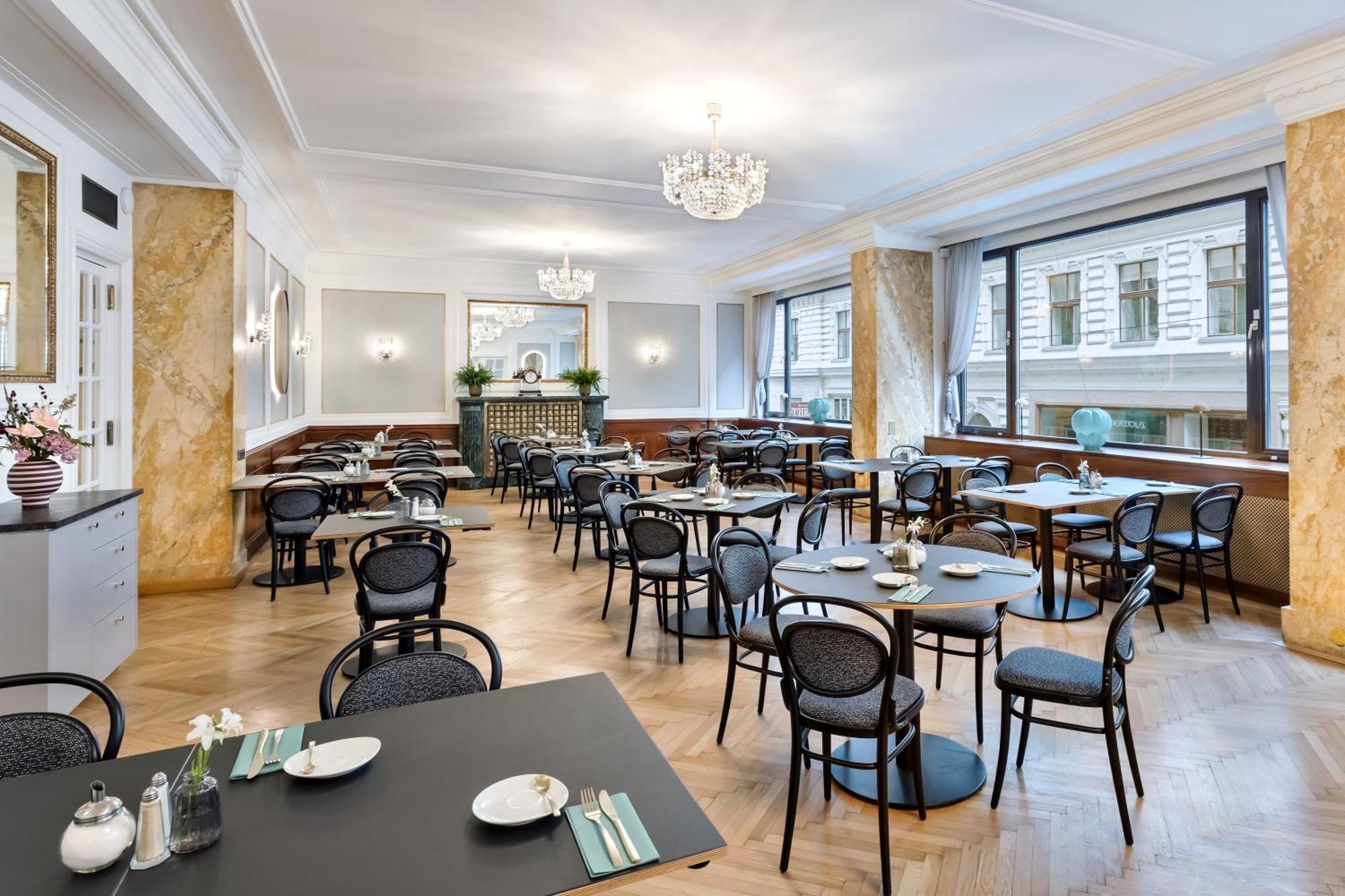 Hotel Astoria Vienna, Curio Collection By Hilton Exterior photo