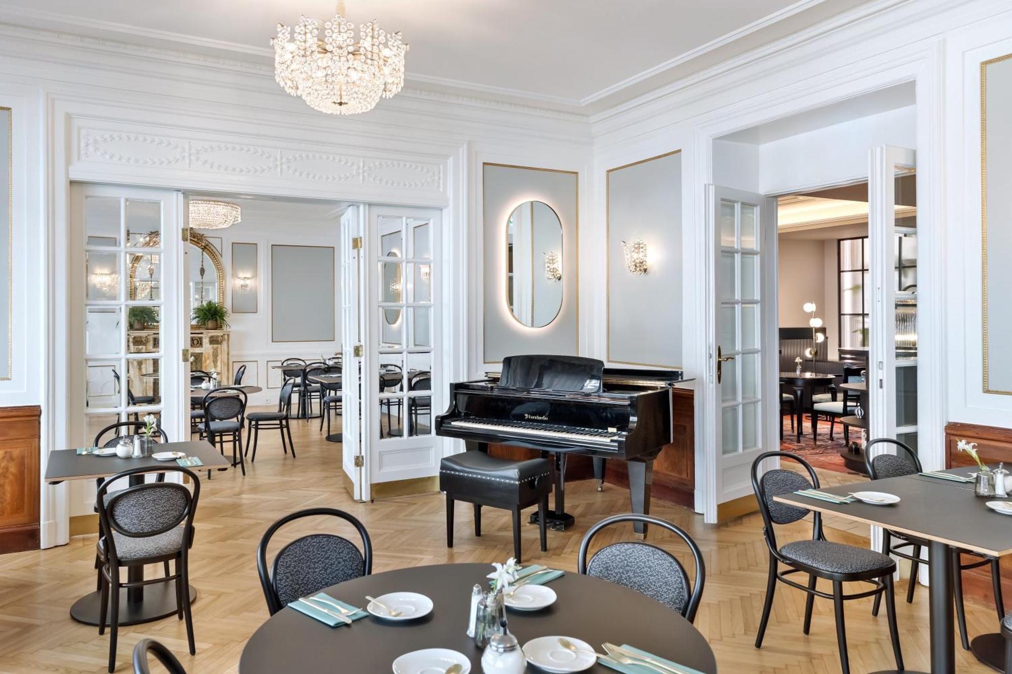 Hotel Astoria Vienna, Curio Collection By Hilton Exterior photo