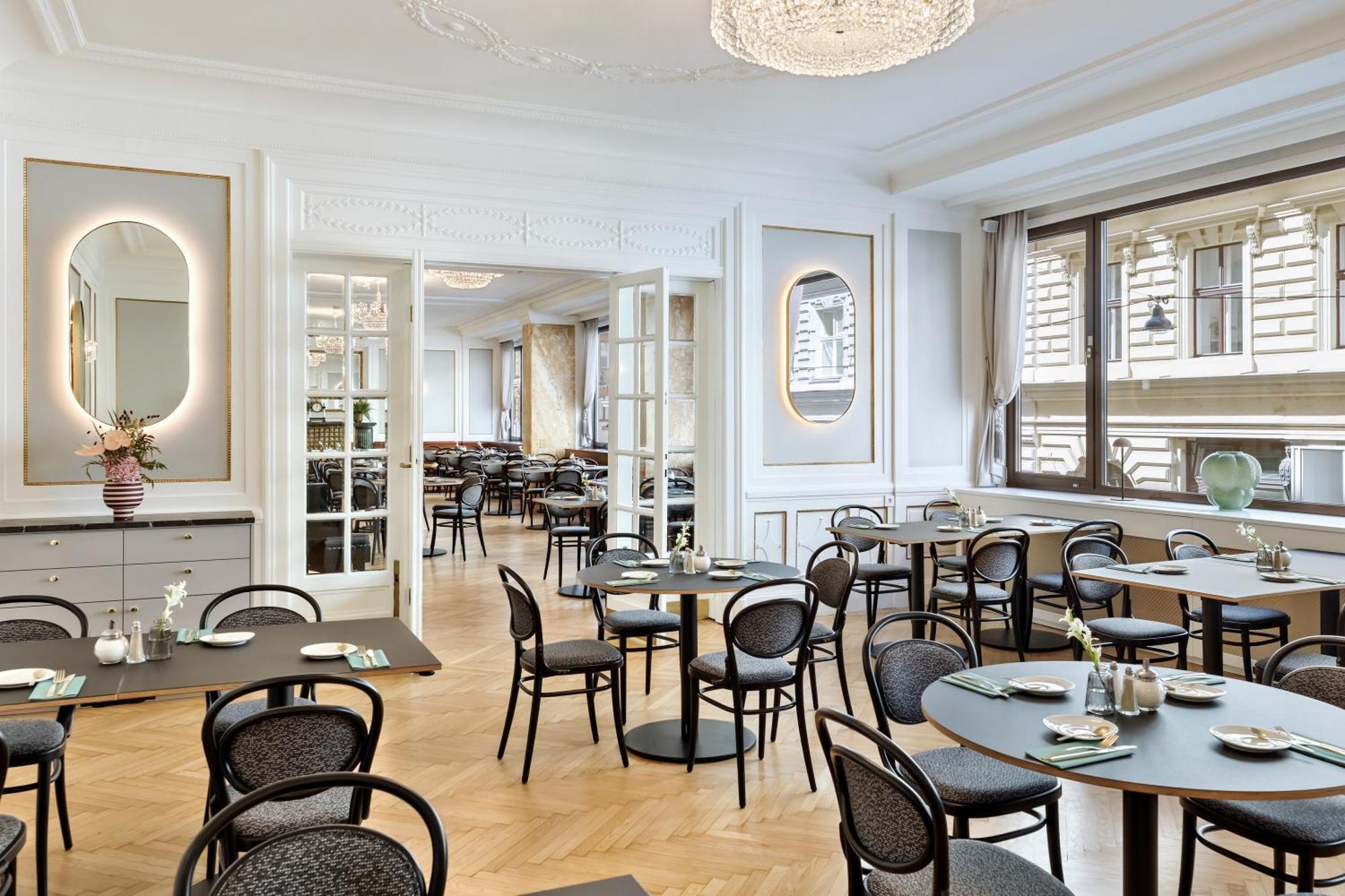 Hotel Astoria Vienna, Curio Collection By Hilton Exterior photo
