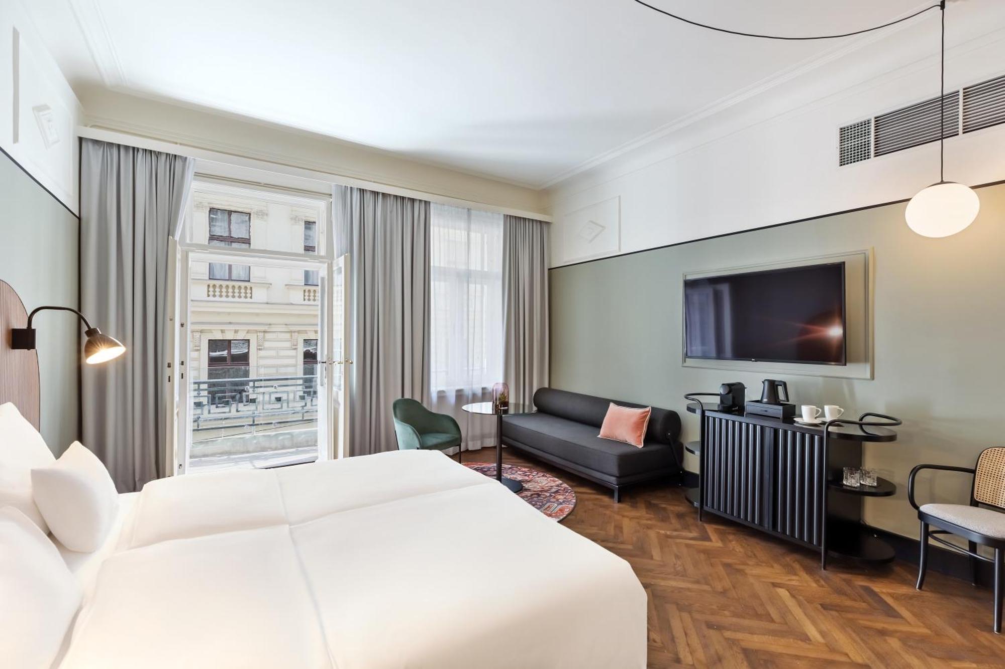 Hotel Astoria Vienna, Curio Collection By Hilton Exterior photo