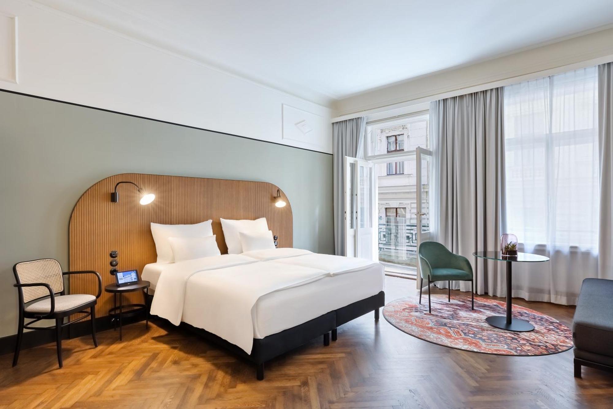 Hotel Astoria Vienna, Curio Collection By Hilton Exterior photo