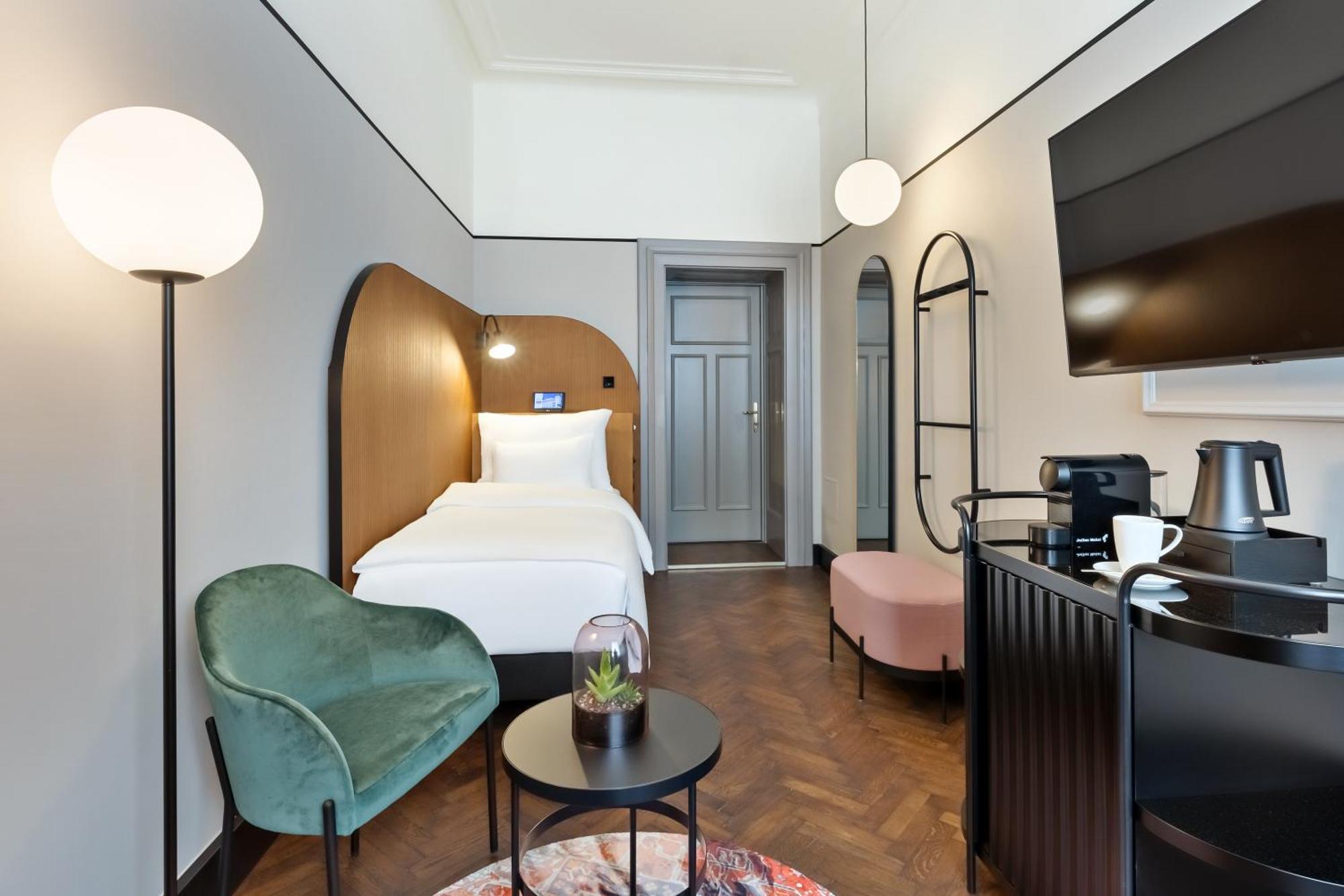Hotel Astoria Vienna, Curio Collection By Hilton Exterior photo
